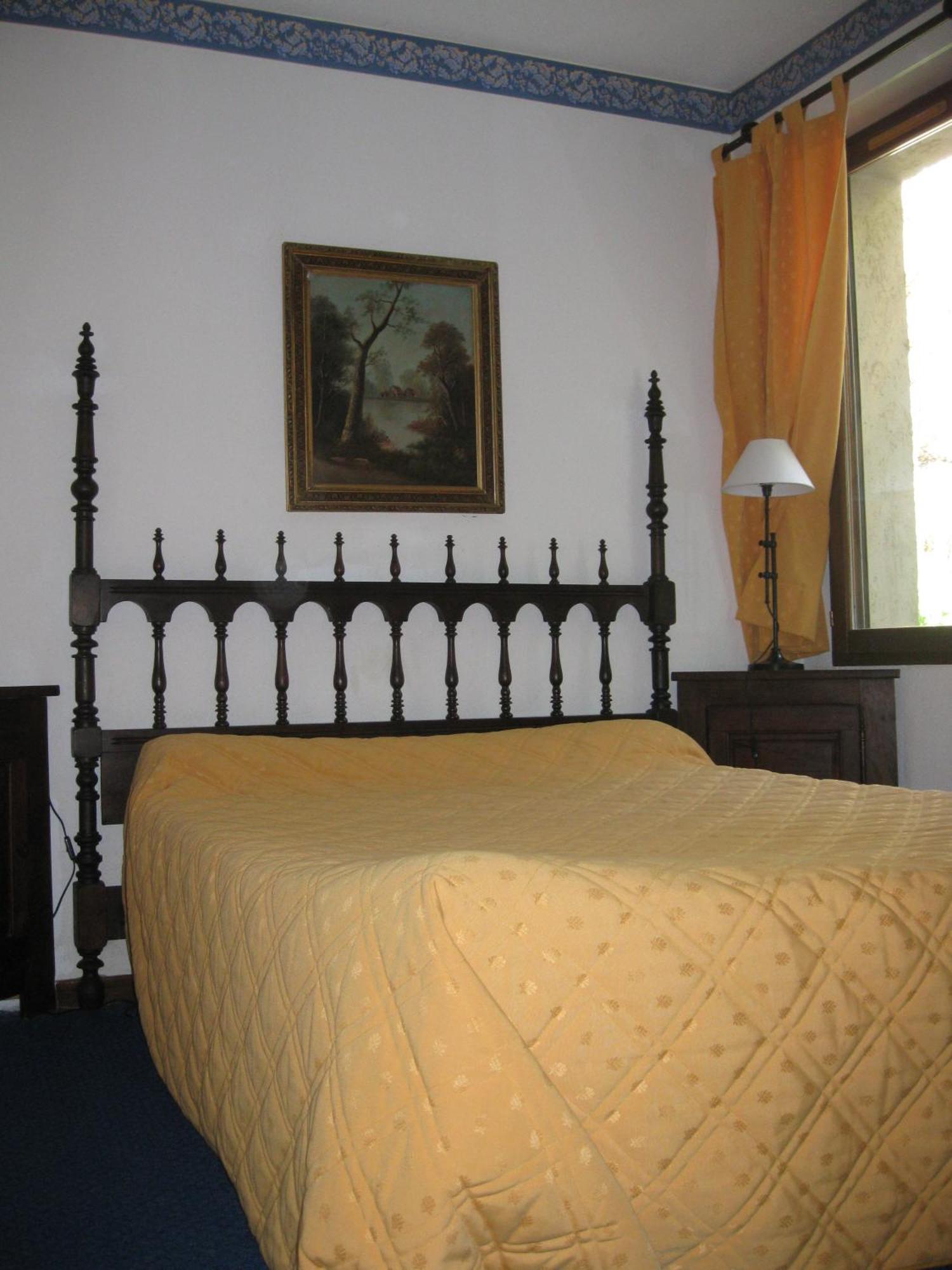 Logis Le Vieil Amandier
